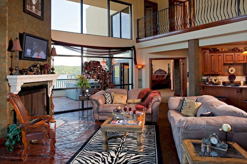 D'monaco Holiday home Blue Eye