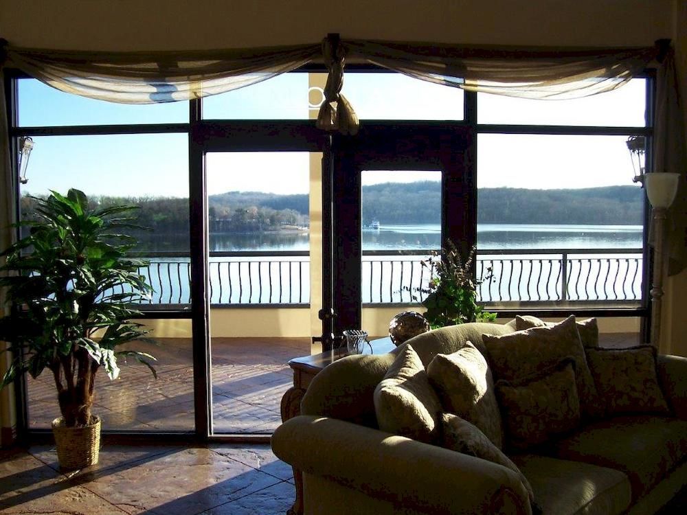 D'monaco Holiday home Blue Eye