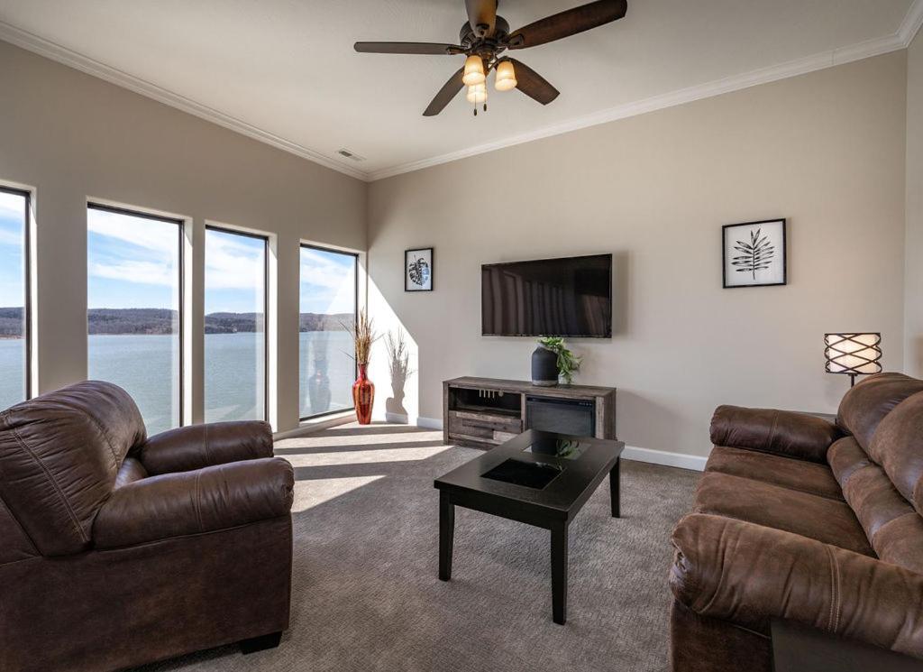 Holiday home D'monaco On Table Rock Lake